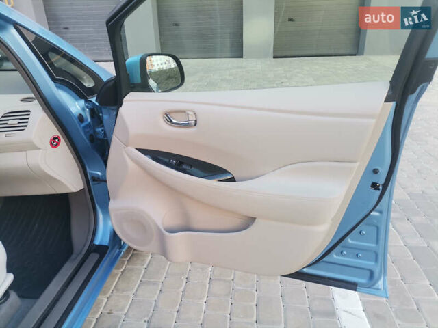 Синій Ніссан Ліф, об'ємом двигуна 0 л та пробігом 120 тис. км за 4500 $, фото 22 на Automoto.ua