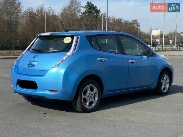 Синий Ниссан Лиф, объемом двигателя 0 л и пробегом 120 тыс. км за 5000 $, фото 3 на Automoto.ua