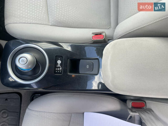 Синий Ниссан Лиф, объемом двигателя 0 л и пробегом 196 тыс. км за 4555 $, фото 35 на Automoto.ua