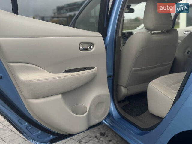 Синий Ниссан Лиф, объемом двигателя 0 л и пробегом 138 тыс. км за 4700 $, фото 35 на Automoto.ua
