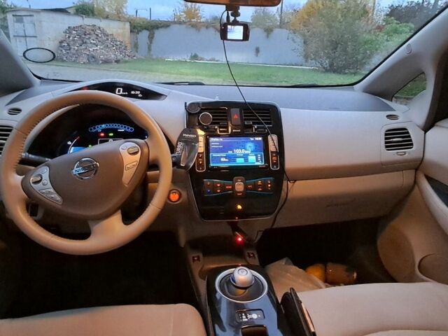 Синий Ниссан Лиф, объемом двигателя 0 л и пробегом 101 тыс. км за 4950 $, фото 5 на Automoto.ua