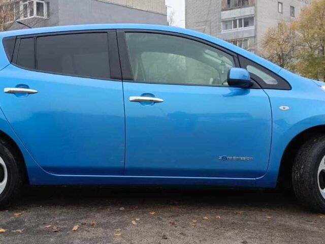 Синий Ниссан Лиф, объемом двигателя 0 л и пробегом 115 тыс. км за 5850 $, фото 10 на Automoto.ua