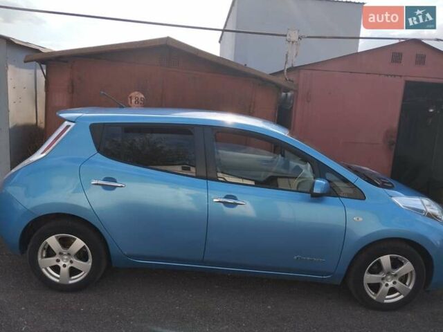 Синий Ниссан Лиф, объемом двигателя 0 л и пробегом 118 тыс. км за 6000 $, фото 8 на Automoto.ua