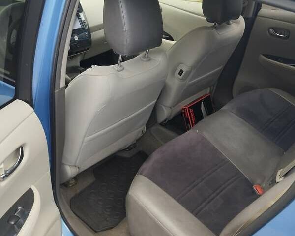 Синий Ниссан Лиф, объемом двигателя 0 л и пробегом 118 тыс. км за 6000 $, фото 7 на Automoto.ua