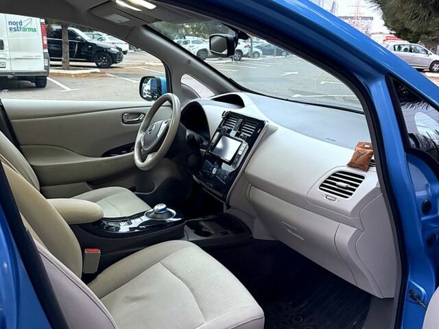 Синий Ниссан Лиф, объемом двигателя 0 л и пробегом 107 тыс. км за 5900 $, фото 2 на Automoto.ua