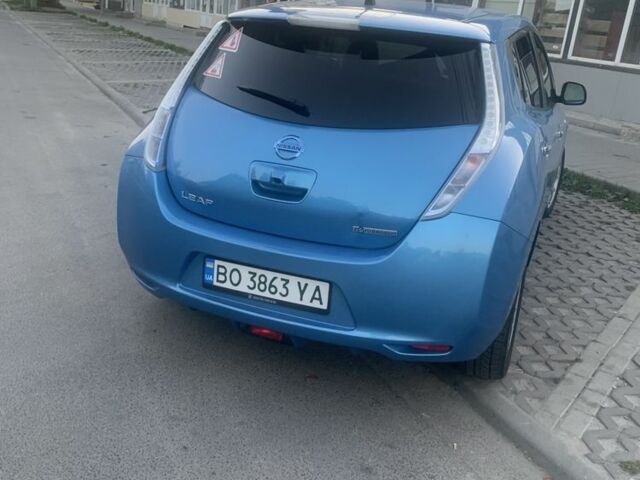 Синий Ниссан Лиф, объемом двигателя 0 л и пробегом 79 тыс. км за 5900 $, фото 4 на Automoto.ua