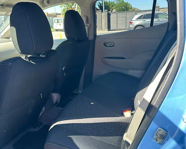 Синий Ниссан Лиф, объемом двигателя 0 л и пробегом 135 тыс. км за 5500 $, фото 13 на Automoto.ua