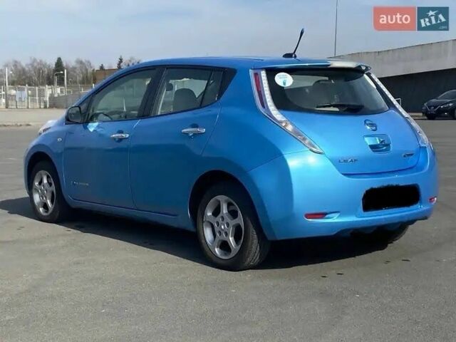 Синий Ниссан Лиф, объемом двигателя 0 л и пробегом 120 тыс. км за 5000 $, фото 2 на Automoto.ua