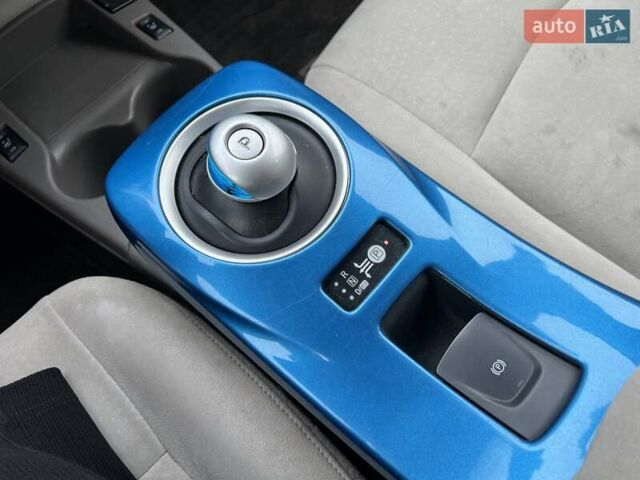 Синій Ніссан Ліф, об'ємом двигуна 0 л та пробігом 150 тис. км за 5499 $, фото 22 на Automoto.ua