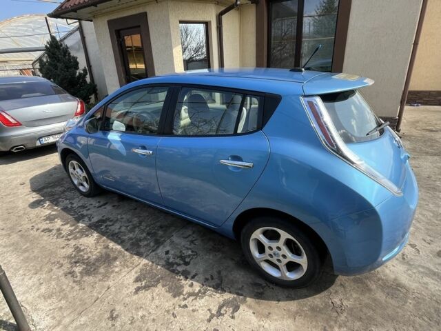 Синий Ниссан Лиф, объемом двигателя 0 л и пробегом 156 тыс. км за 4600 $, фото 5 на Automoto.ua