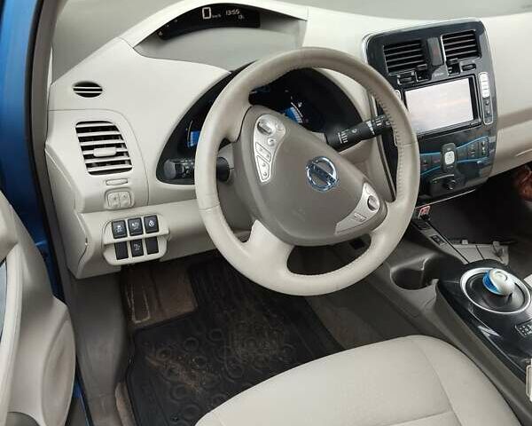 Синий Ниссан Лиф, объемом двигателя 0 л и пробегом 118 тыс. км за 6000 $, фото 1 на Automoto.ua