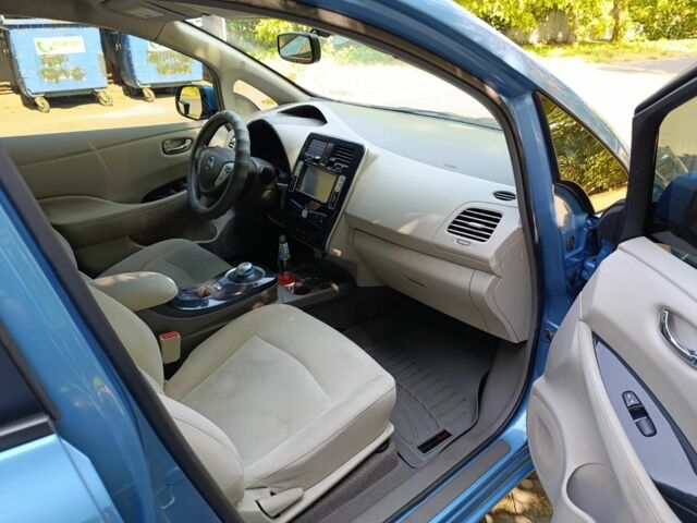 Синий Ниссан Лиф, объемом двигателя 0 л и пробегом 145 тыс. км за 5000 $, фото 8 на Automoto.ua