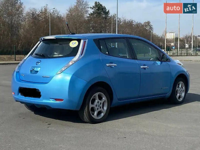 Синий Ниссан Лиф, объемом двигателя 0 л и пробегом 120 тыс. км за 5000 $, фото 3 на Automoto.ua