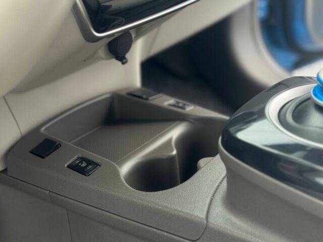 Синий Ниссан Лиф, объемом двигателя 0 л и пробегом 138 тыс. км за 4700 $, фото 17 на Automoto.ua