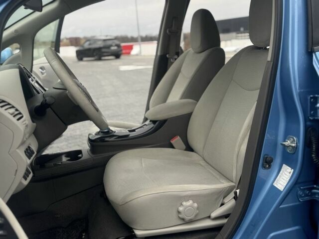 Синий Ниссан Лиф, объемом двигателя 0 л и пробегом 138 тыс. км за 4700 $, фото 18 на Automoto.ua