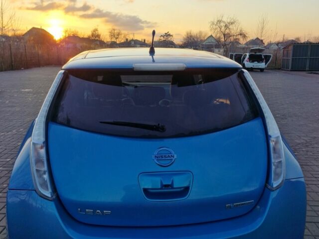 Синий Ниссан Лиф, объемом двигателя 0 л и пробегом 112 тыс. км за 5850 $, фото 7 на Automoto.ua