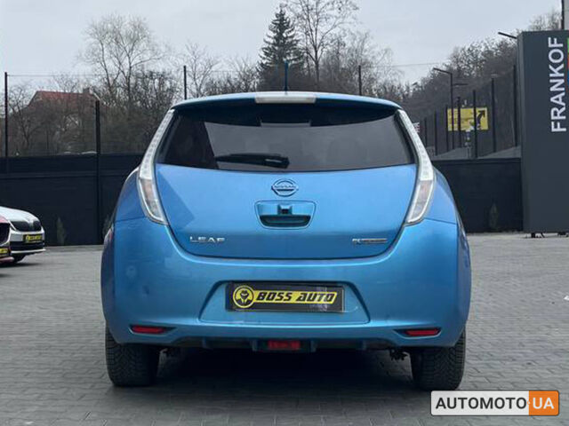 Синий Ниссан Лиф, объемом двигателя 24 л и пробегом 140 тыс. км за 5800 $, фото 4 на Automoto.ua