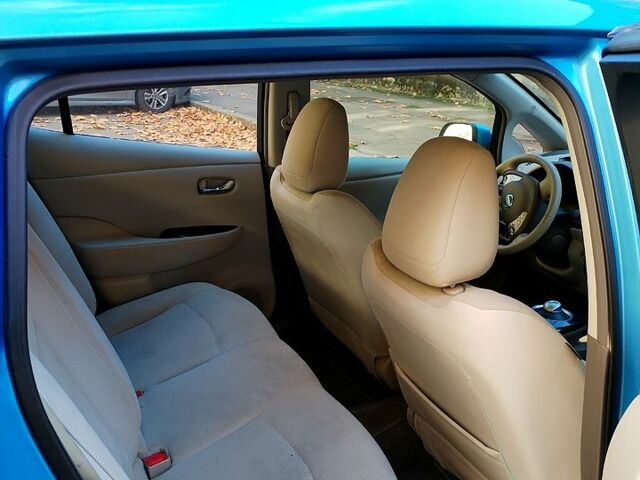 Синий Ниссан Лиф, объемом двигателя 0 л и пробегом 110 тыс. км за 5500 $, фото 4 на Automoto.ua