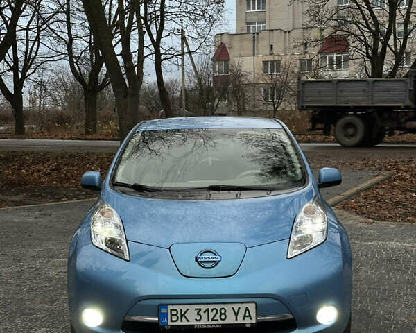Синий Ниссан Лиф, объемом двигателя 0 л и пробегом 162 тыс. км за 4450 $, фото 1 на Automoto.ua