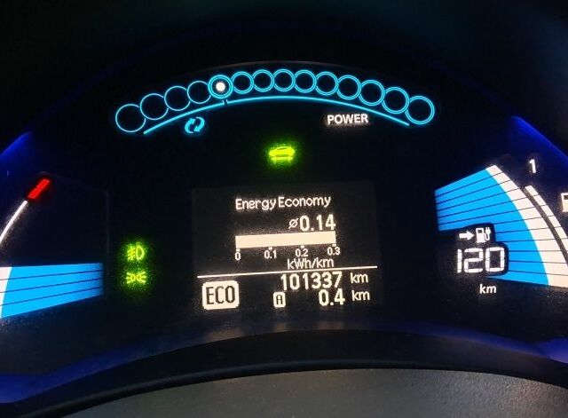 Синий Ниссан Лиф, объемом двигателя 0 л и пробегом 101 тыс. км за 4950 $, фото 7 на Automoto.ua