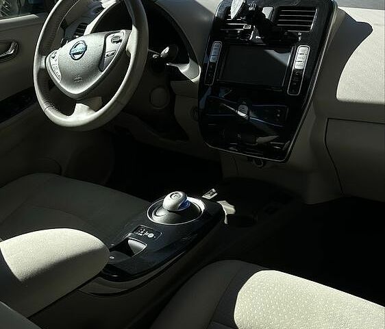 Синий Ниссан Лиф, объемом двигателя 0 л и пробегом 94 тыс. км за 5520 $, фото 5 на Automoto.ua