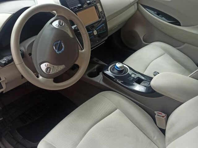 Синий Ниссан Лиф, объемом двигателя 0 л и пробегом 108 тыс. км за 5500 $, фото 4 на Automoto.ua