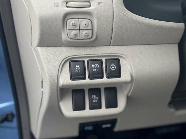 Синий Ниссан Лиф, объемом двигателя 0 л и пробегом 138 тыс. км за 4700 $, фото 12 на Automoto.ua