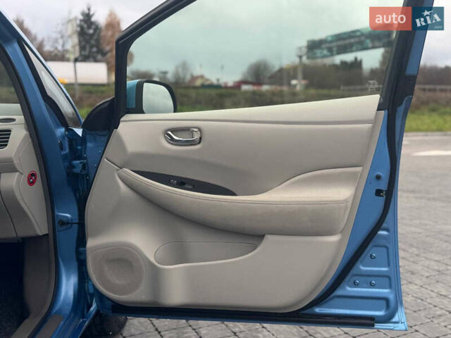 Синий Ниссан Лиф, объемом двигателя 0 л и пробегом 138 тыс. км за 4700 $, фото 28 на Automoto.ua