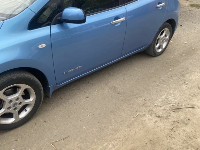 Синий Ниссан Лиф, объемом двигателя 0 л и пробегом 182 тыс. км за 4700 $, фото 5 на Automoto.ua