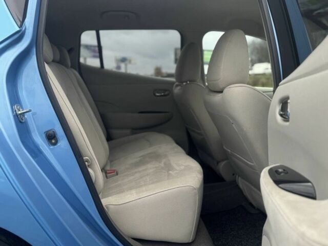 Синий Ниссан Лиф, объемом двигателя 0 л и пробегом 138 тыс. км за 4700 $, фото 23 на Automoto.ua