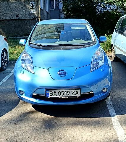 Синий Ниссан Лиф, объемом двигателя 0 л и пробегом 112 тыс. км за 5500 $, фото 3 на Automoto.ua