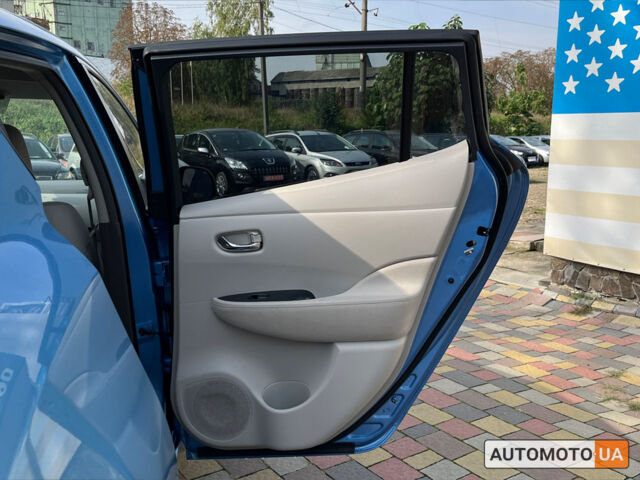 Синій Ніссан Ліф, об'ємом двигуна 25 л та пробігом 135 тис. км за 6400 $, фото 25 на Automoto.ua