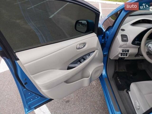Синий Ниссан Лиф, объемом двигателя 0 л и пробегом 128 тыс. км за 4999 $, фото 11 на Automoto.ua