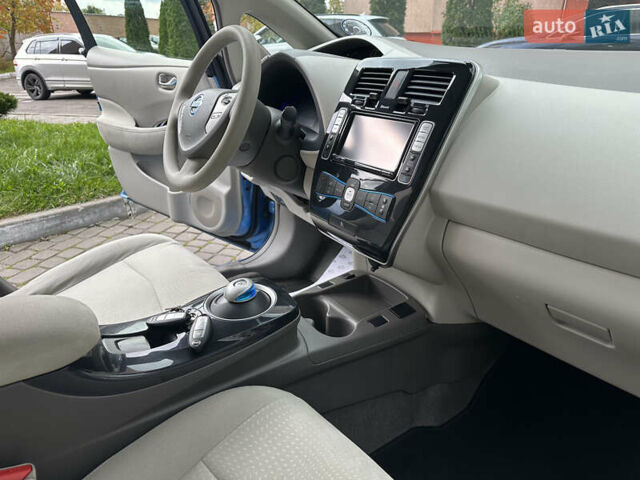 Синій Ніссан Ліф, об'ємом двигуна 0 л та пробігом 63 тис. км за 5500 $, фото 13 на Automoto.ua