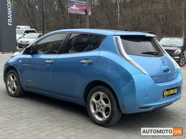 Синий Ниссан Лиф, объемом двигателя 24 л и пробегом 140 тыс. км за 5800 $, фото 3 на Automoto.ua