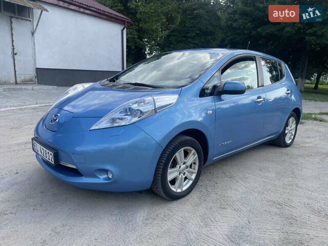 Синий Ниссан Лиф, объемом двигателя 0 л и пробегом 196 тыс. км за 4555 $, фото 23 на Automoto.ua