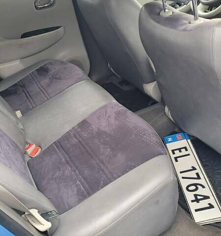 Синий Ниссан Лиф, объемом двигателя 0 л и пробегом 100 тыс. км за 3600 $, фото 20 на Automoto.ua