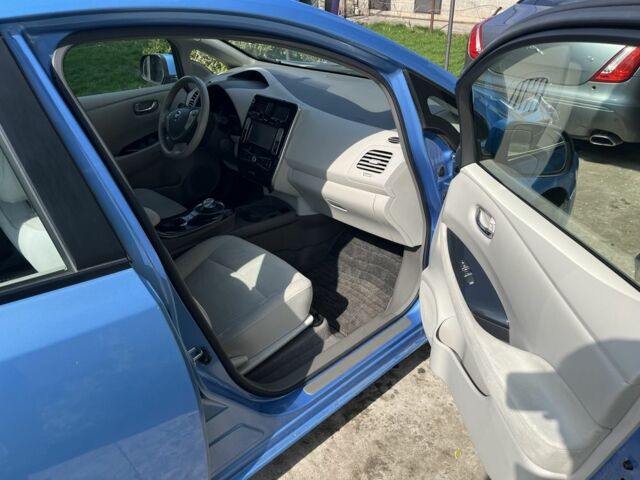 Синий Ниссан Лиф, объемом двигателя 0 л и пробегом 156 тыс. км за 4600 $, фото 19 на Automoto.ua