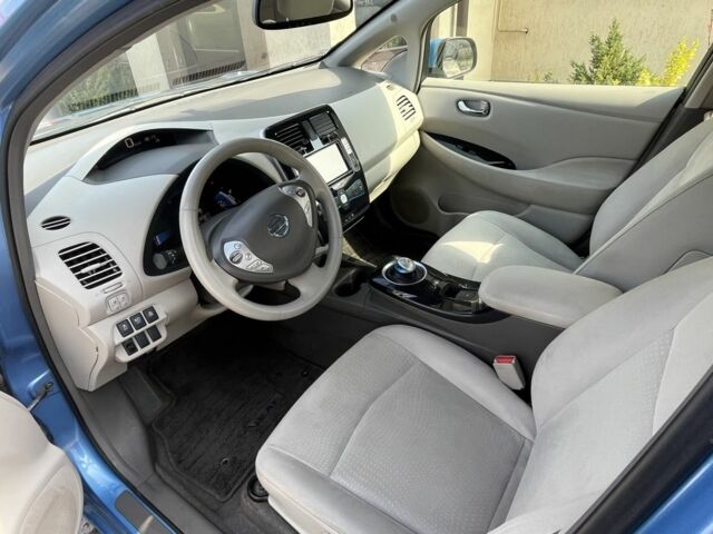 Синий Ниссан Лиф, объемом двигателя 0 л и пробегом 156 тыс. км за 4600 $, фото 11 на Automoto.ua