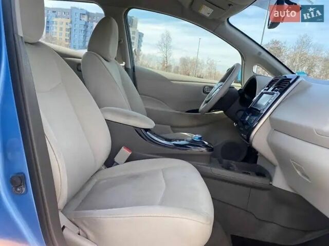 Синий Ниссан Лиф, объемом двигателя 0 л и пробегом 120 тыс. км за 5000 $, фото 15 на Automoto.ua