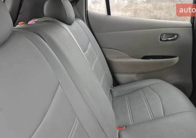 Синий Ниссан Лиф, объемом двигателя 0 л и пробегом 118 тыс. км за 4900 $, фото 31 на Automoto.ua