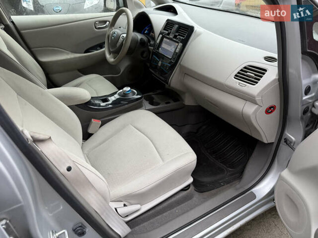 Синій Ніссан Ліф, об'ємом двигуна 0 л та пробігом 92 тис. км за 4990 $, фото 31 на Automoto.ua