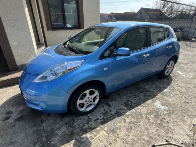 Синий Ниссан Лиф, объемом двигателя 0 л и пробегом 156 тыс. км за 4600 $, фото 4 на Automoto.ua