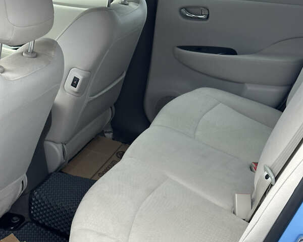 Синий Ниссан Лиф, объемом двигателя 0 л и пробегом 162 тыс. км за 4450 $, фото 9 на Automoto.ua