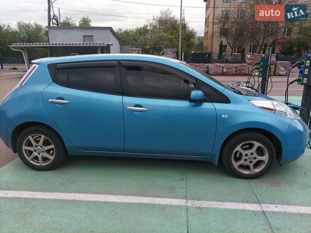 Синий Ниссан Лиф, объемом двигателя 0 л и пробегом 208 тыс. км за 6500 $, фото 2 на Automoto.ua