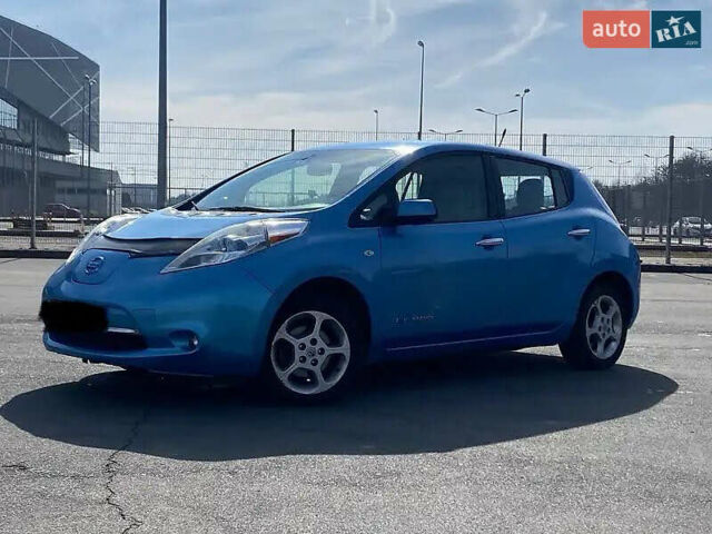 Синий Ниссан Лиф, объемом двигателя 0 л и пробегом 120 тыс. км за 5000 $, фото 1 на Automoto.ua