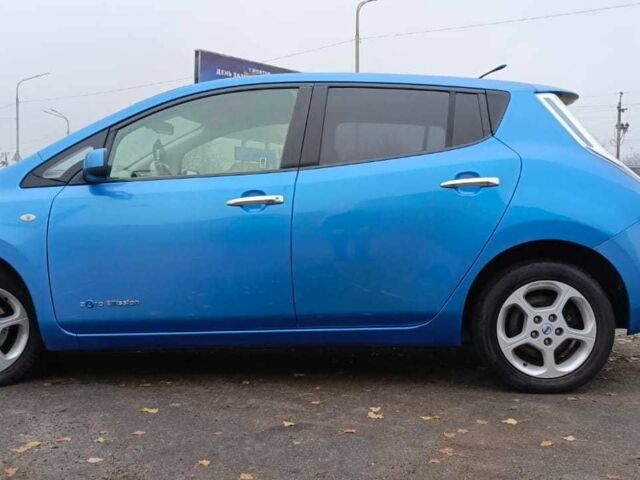 Синий Ниссан Лиф, объемом двигателя 0 л и пробегом 115 тыс. км за 5850 $, фото 4 на Automoto.ua