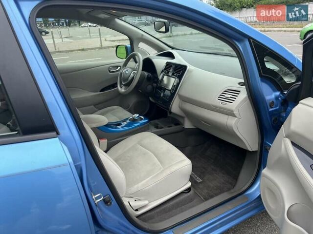 Синій Ніссан Ліф, об'ємом двигуна 0 л та пробігом 150 тис. км за 5499 $, фото 36 на Automoto.ua