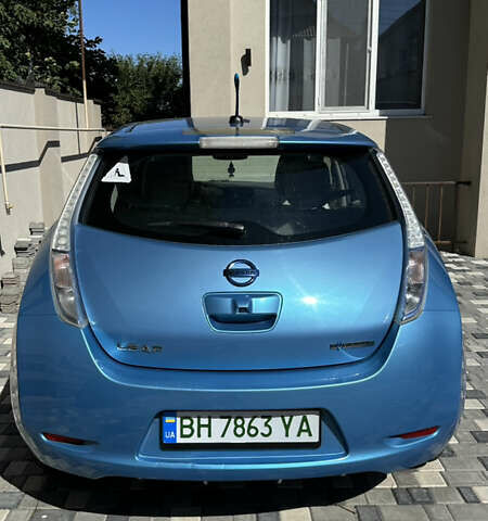 Синий Ниссан Лиф, объемом двигателя 0 л и пробегом 130 тыс. км за 5200 $, фото 4 на Automoto.ua