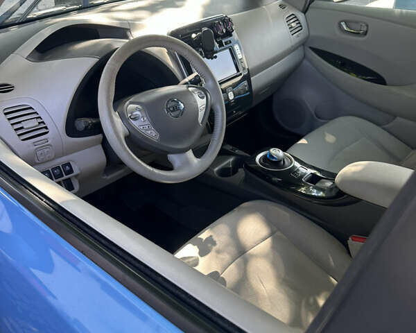 Синий Ниссан Лиф, объемом двигателя 0 л и пробегом 150 тыс. км за 5100 $, фото 8 на Automoto.ua